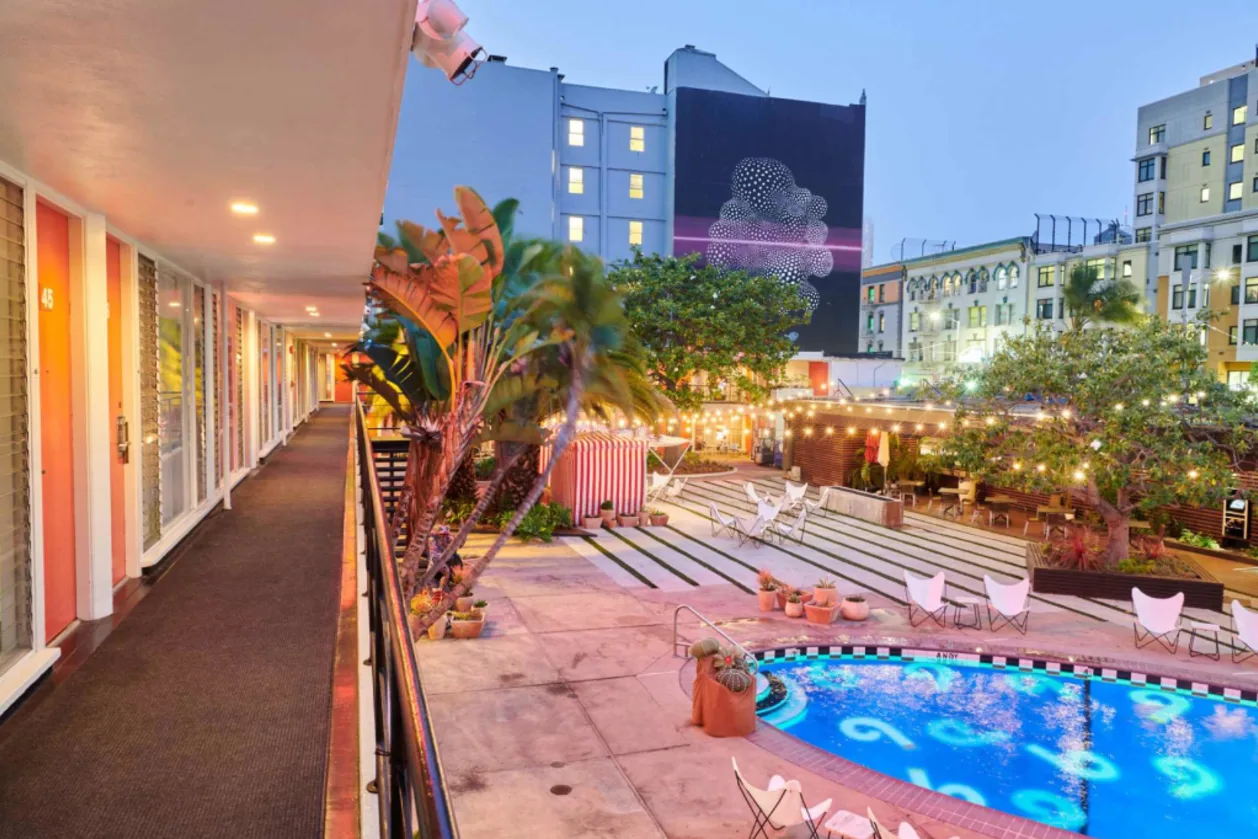 Phoenix Hotel headliner suite